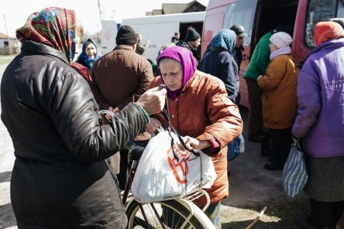 Delivering Aid to Ukrainians after Russian troops destroy their villages